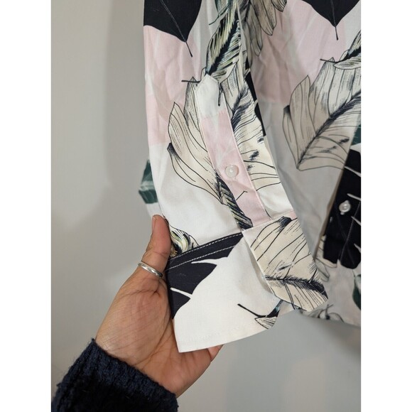 NWT Guess Women Button Up Tropical Leaves Blouse Sz M Slim Fit Colorful Beach - Picture 4 of 9